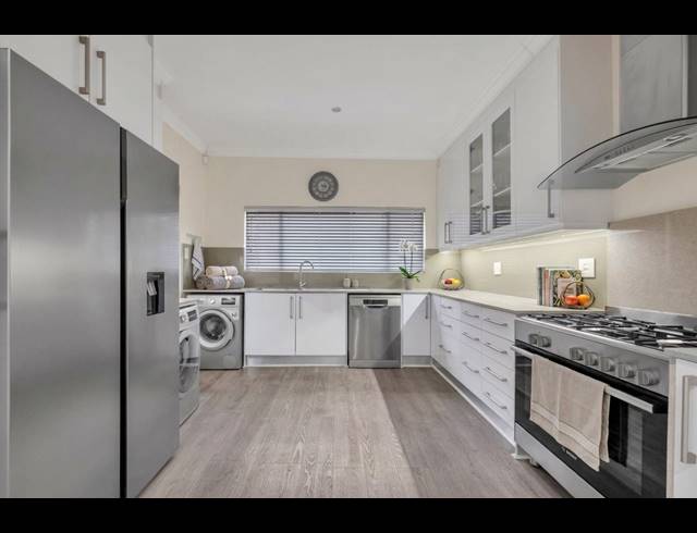 4 BEDROOM HOUSE FOR SALE IN EMMARENTIA